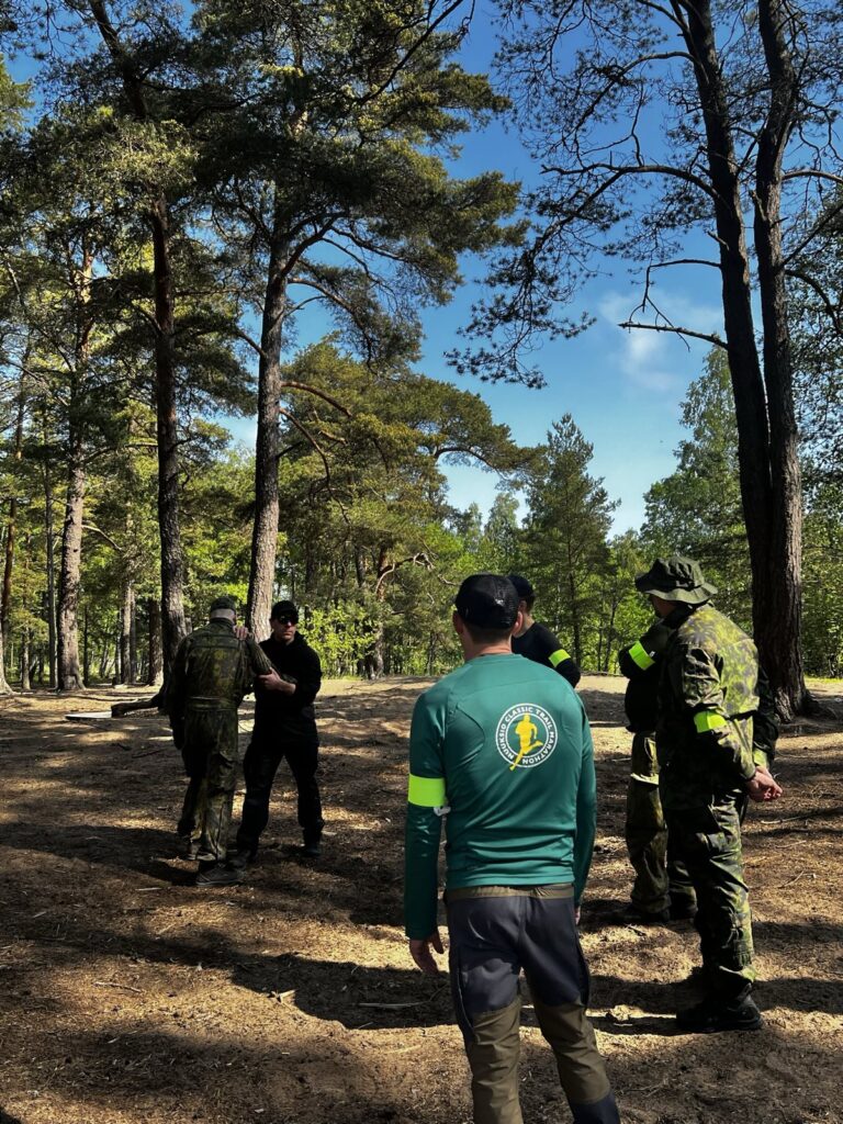 CJJ itsepuolustusta